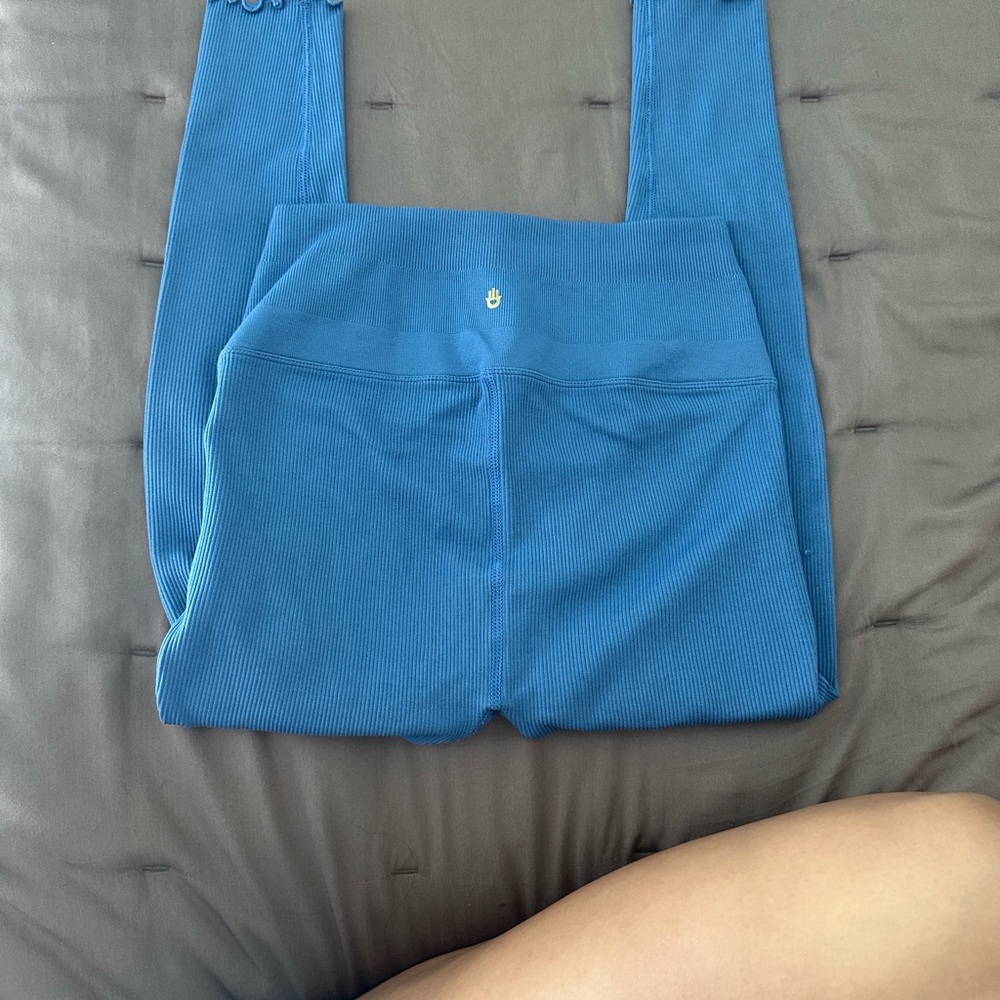 One-Shoulder Blue Ribbed Crop Top - Picture 6 of 6